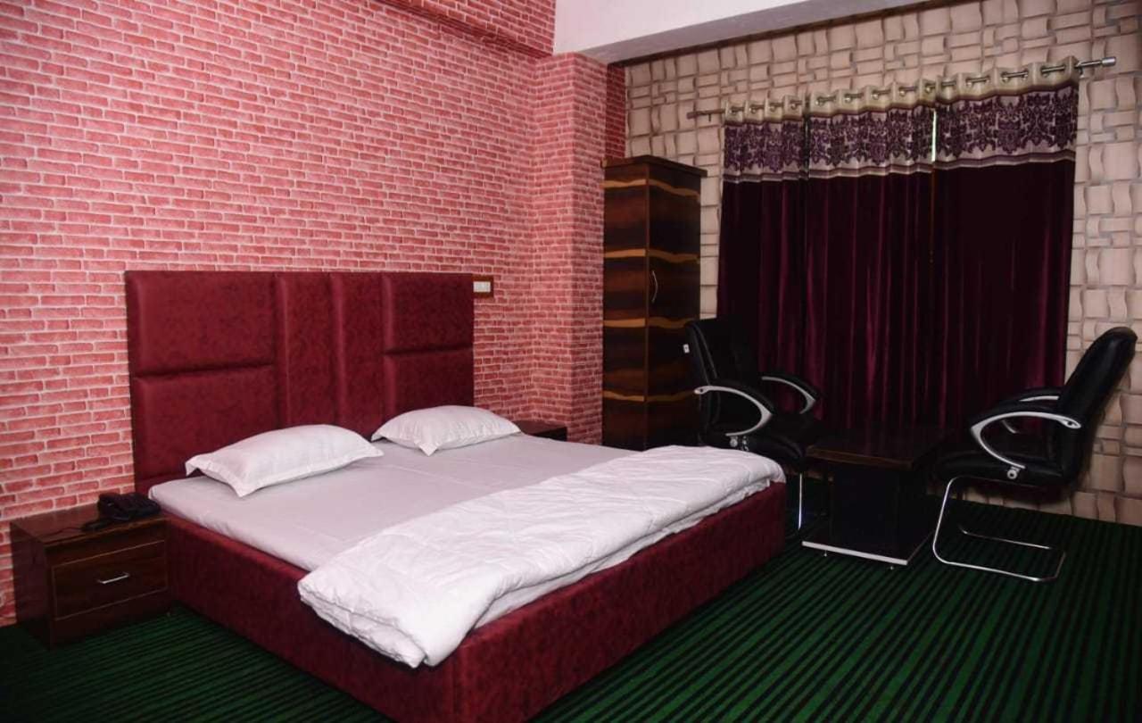 Hotel O Graceland Srīnagar Esterno foto